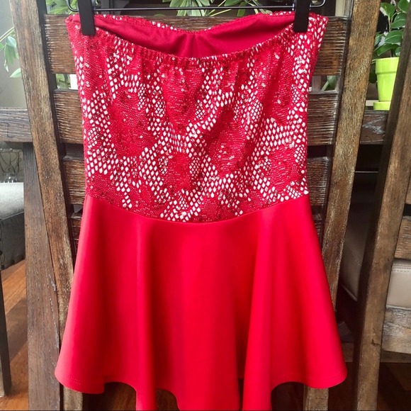 Windsor Red Strapless Top - Picture 6 of 11